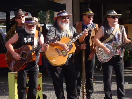 Puha Bandidos Acoustic Streetband, Avarua Market, Rarotonga, 2004.
L to R, Dimitri Edmonds, Dave Gorrie, Richard Rua Mason, Al Quinn, John Donoghue.